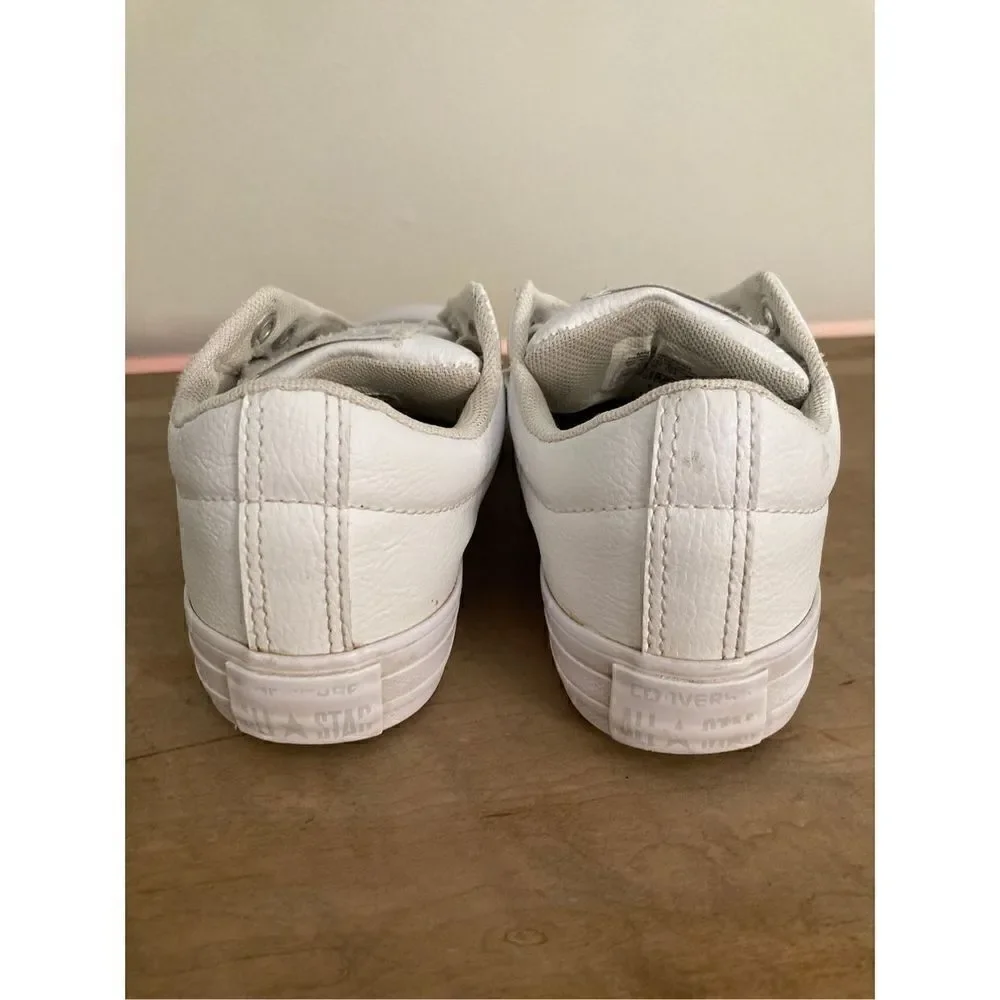 Converse youth size 1 Chuck Taylor all star sneakers white girls boys junior